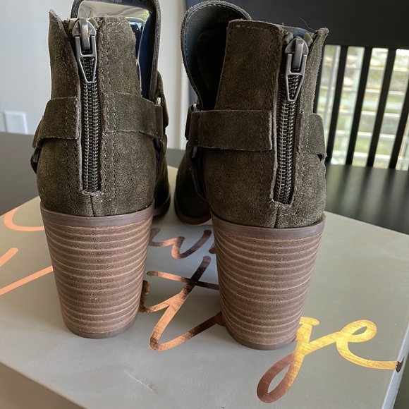 [Crown Vintage] Sage Green Open Toe Booties - Picture 3 of 6